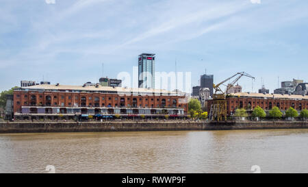 Vieux quai à Puerto Madero, Buenos Aires Argentine. restauré wharehouses Banque D'Images