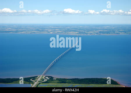 Par antenne, pont de la Confédération, le Cap Jourimain, Nouveau-Brunswick Banque D'Images