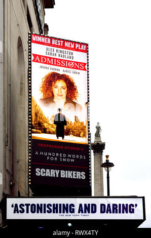 Londres, Angleterre, Royaume-Uni. "Admissions" (jouer par Joshua Harmon) à la Trafalgar Studios en mars 2019, Whitehall Banque D'Images