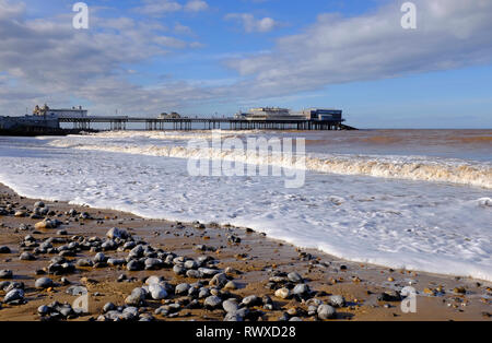 Plage de Cromer et jetée, North Norfolk, Angleterre Banque D'Images