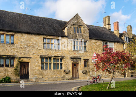 Vieux bâtiments en pierre de Cotswold maisons dans village historique de Cotswolds. Chipping Campden, Gloucestershire, Angleterre, Royaume-Uni, Angleterre Banque D'Images