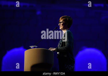 Porto, Portugal. 7 mars, 2019. Ester Asin, directeur du World Wide Fund for Nature (WWF) European Policy Office vu la parole durant le changement climatique au Sommet de Porto Centre des Congrès Alfandega. Credit : Omar Marques/SOPA Images/ZUMA/Alamy Fil Live News Banque D'Images