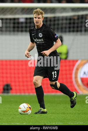 07 mars 2019, Hessen, Frankfurt/Main : Soccer : Europa League, l'Eintracht Francfort - Inter Milan, knockout ronde, ronde de 16 ans, première étape de la Commerzbank Arena. Frankfurt's Martin Hinteregger en action. Photo : Arne Dedert/dpa Banque D'Images