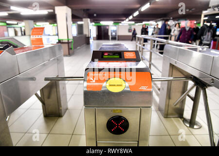 Foto Claudio Furlan /Lapresse 08-03-2019 Milano Sciopero generale dei Trasporti in occasione dell 8 marzo Nella foto : lo scioper alla stazione della metropolitana M2 di Cadorna Banque D'Images