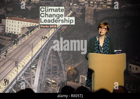 Ester Asin, directeur du World Wide Fund for Nature (WWF) European Policy Office vu la parole durant le changement climatique au Sommet de Porto Centre des Congrès Alfandega. Banque D'Images