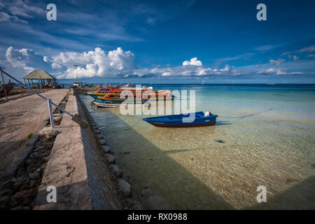 Tomia Island est la troisième île de l'archipel de Wakatobi mini. Tomia est réputé pour la beauté du monde sous-marin qui l'entoure. Banque D'Images