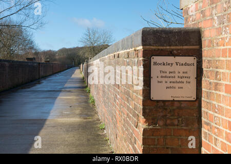 Hockley viaduc, un ancien viaduc ferroviaire restauré et une partie de la piste de marche et chemin viaduc national cycle route 23, Winchester, Hampshire, Royaume-Uni Banque D'Images