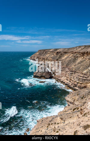 La ligne de côte dans le Parc National de Kalbarri, Rock Island Castle Cove et pont naturel dans l'ouest de l'Australie Banque D'Images