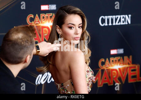 Chloe Bennett assistant à la 'Captain Marvel' en première mondiale au théâtre El Captian sur Mars 4,2019 à Los Angeles, Californie. Banque D'Images