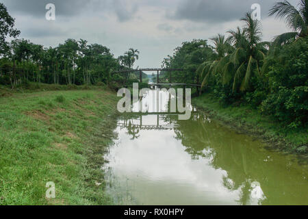 Rivière à Tanjung Piai, la pointe la plus méridionale de l'Asie continentale, Pontien, Malaisie Banque D'Images