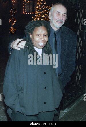 Whoopi Goldberg et Frank Langella 1999 Photo de John Barrett/PHOTOlink Banque D'Images