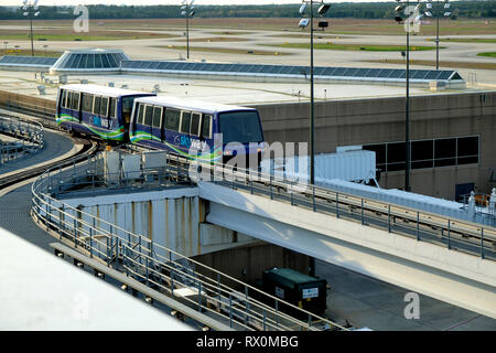 Skyway (anciennement) TerminaLink-terminal intra-au-dessus de transport automatisé au sol à l'aéroport George Bush Intercontinental Airport (IAH), Houston, Texas, USA. Banque D'Images