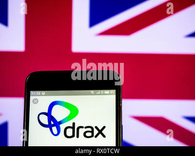 Drax Group plc logo de l'entreprise vu affichée sur téléphone intelligent. Banque D'Images