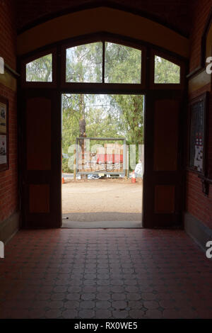 Entrée de la gare ferroviaire de Maldon historique sur les chemins de fer, Maldon Goldfields victorien, Victoria, Australie. Ouvert en 1884, cette station dessert Banque D'Images