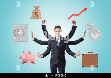 Un jeune homme ressemblant à Shiva en raison de quatre bras supplémentaires, à jongler avec les différents objets liés aux entreprises tels que l'argent tirelire, sac, etc. Banque D'Images