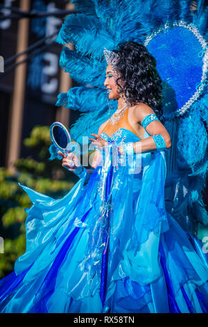 Participant au carnaval Asakusa samba à Tokyo, Japon Banque D'Images