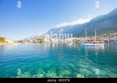 Makarska, Dalmatie, Croatie, Europe - l'eau turquoise à la magnifique plage de Makarska Banque D'Images