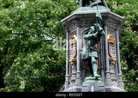 L'Europe, Belgique, Bruxelles, le Square du Petit Sablon, les statues des Comtes d'Egmont et de Hornes Banque D'Images