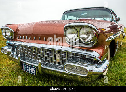 BOSSCHENHOOFD/Pays-bas-Juin 17, 2018 : une vue spectaculaire d'une Pontiac classique à Belleville un classique de l'automobile Banque D'Images