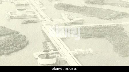 L'écologie des marais du delta l'écologie des marais du delta de la Louisiane côtière : un ecologyofdeltama profil communautaire00goss Année : 1984 Mississippi River a fait beaucoup pour développer un sentiment de permanence et de favoriser l'expansion industrielle. Les levées également encouragé transports maritimes en canalisant le fleuve Mississippi et ses travaux de dragage pour créer de nouveaux Ces favorisé et stimulé défluents, satellite et de transport courantes. approfondir encore plus l'expansion commerciale. De nouvelles industries fondées sur les ressources côtières de la Louisiane. La fin des années 1800 et au début des années 1900 ont été une tim Banque D'Images