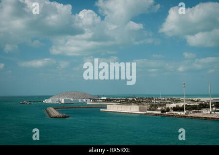 Veiw de Louvre Abu Dhabi Dome à partir de pont Banque D'Images