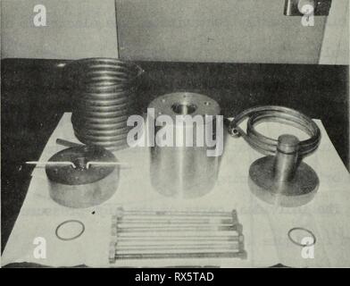 L'effet de la pression sur l'effet de la pression sur la conductance ionique à travers jusqu'à 2000 mètres de la colonne d'eau de l'océan. effectofpressure00mays Année : 1968 Figure 2.. Composantes de la FHE cellule de conductivité haute pression. 20 Banque D'Images