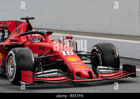 Barcelone, Espagne. 19 Février, 2019. Charles Leclerc de Monaco avec 16 de la Scuderia Ferrari SF90 la conduite sur piste pendant F1 2019 Test. Banque D'Images