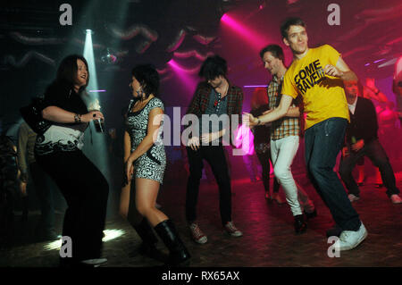 Joe Roberts et amis gay-clubbing. Madre Rumba night @ Colesseum, Vauxhall, Londres. 05.11.07 Banque D'Images