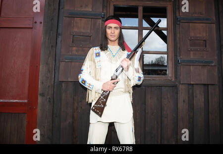 Bad Segeberg, Allemagne. 05Th Mar, 2019. L'acteur Alexander Klaws (Winnetou), enregistrées au cours d'une conférence de presse pour présenter les principaux acteurs de la Jeux Karl May. Crédit : Daniel Reinhardt/dpa/Alamy Live News Banque D'Images