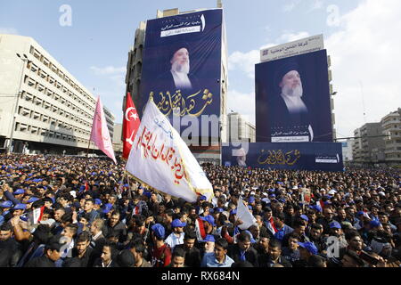 Bagdad, Iraq. 05Th Mar, 2019. Les partisans du leader chiite et chef de parti Hikma Ammar al-Hakim se rassemblent pour écouter son discours lors de la commémoration de l'assassinat de l'imam chiite Mohammed Baqir al Hakim - Journée des Martyrs irakiens sur. Ameer Al Mohmmedaw : Crédit/dpa/Alamy Live News Banque D'Images