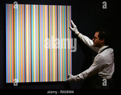 Veuillez NOTER QUE TOUTES LES IMAGES SOUS EMBARGO JUSQU'AU VENDREDI 8 MARS À 23:00. Londres, Royaume-Uni. 8Th Mar 2019. Bridget RILEY, Songbird, estimation £000 400,000-600 chez Christie's exposition d'art de la collection du regretté George Michael, présentant des oeuvres de Damien Hirst, Tracey Emin et Marc Quinn, de sa prochaine Collection George Michael le soir et les enchères en ligne, sur avis au public du 9 au 15 mars 2019. Credit : Nils Jorgensen/Alamy Live News Banque D'Images