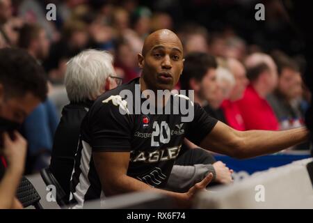 Newcastle Upon Tyne, au Royaume-Uni. 08 mars 2019. Fabulous Flournoy, entraîneur-chef des Eagles Groupe Esh Newcastle, encadrement de la magistrature contre Radisson Glasgow rouge des pierres à la communauté d'Aigles stade dans la British Basketball Championship. Crédit : Colin Edwards/Alamy Live News. Banque D'Images