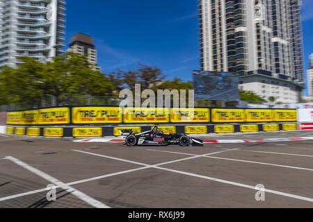 Saint Petersburg, Florida, USA. Mar 8, 2019. ED JONES (20) de l'Organisation unis passe par les tours au cours de la pratique de la Firestone Grand Prix de Saint-Pétersbourg à bord de l'eau temporaire Cours rue à Saint-Pétersbourg, en Floride. (Crédit Image : © Walter G Arce Sr Asp Inc/ASP) Banque D'Images