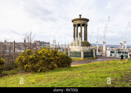 Édimbourg, Écosse - 9 février 2019 - L'Dugald Stewart Monument est un monument commémoratif à la philosophe écossais. Il est situé sur la Colline Calton Banque D'Images