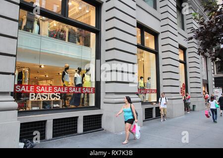 H and m outlet 34th street