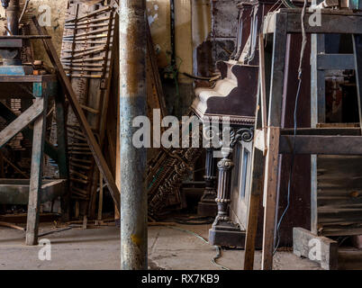 La Havane, Cuba. 26 mai, 2009. Piano droit à l'atelier de réparation de l'appareil à La Havane à Cuba. Banque D'Images