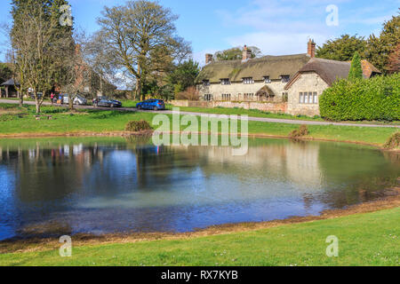 Ashmore, étang du village, village pittoresque, dorset, England, UK Banque D'Images