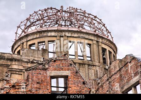 La ville de Hiroshima dans la région de Chugoku Japon (Honshu Island). Célèbre dôme de la bombe atomique. Banque D'Images