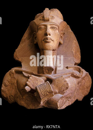 Statue de Pharaon Akhénaton -14ème siècle avant J.-C., Musée des Antiquités égyptiennes, Le Caire, Egypte, Afrique du Sud Banque D'Images