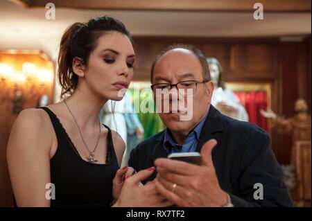 CARLO VERDONE et Maria Pia CALZONE à BENEDETTA FOLLIA (2018), réalisé par Carlo Verdone. Credit : FILMAURO / Album Banque D'Images