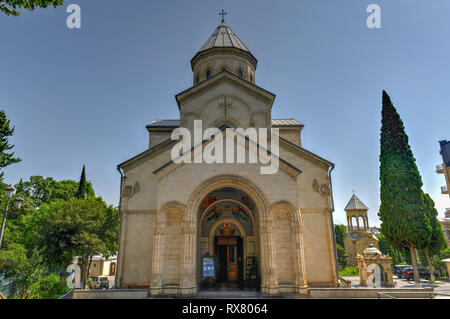 L'Église Kashveti de Saint Georges est une église orthodoxe de Géorgie dans le centre de Tbilissi, situé en face de l'édifice du Parlement sur l'Avenue Rustaveli. Banque D'Images