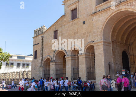 La Cathédrale de Santa María la Menor dans la zone coloniale de Santo Domingo Banque D'Images