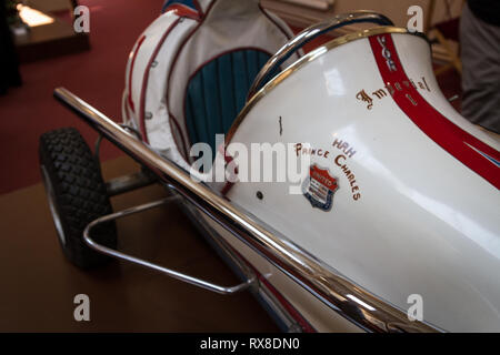 HM King Charles III voiture à pédales utilisée comme enfant sur le Sandringham House Estate, Norfolk, Banque D'Images