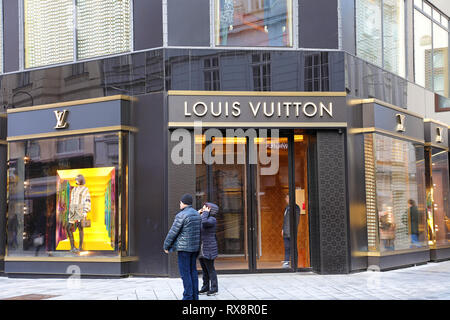 Vienne, AUTRICHE - Janvier 8, 2019 : une vue extérieure avant de la Louis Vuitton magasin dans la rue principale de Vienne, Autriche Banque D'Images