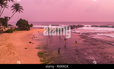 Rare soleil rose dans Unawatuna, Sri Lanka. Banque D'Images