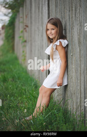 Happy little Girl with long hair Banque D'Images