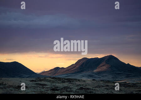 Au cours de la skyline Moody Naukluft Mountains, la Namibie. Banque D'Images