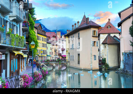Canal en vieille ville, Annecy, Haute-Savoie, Auvergne-Rhône-Alpes, France Banque D'Images