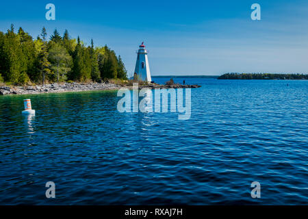 Le phare (1885) à Big Tub, le parc marin national Fathom Five, Tobermory, Ontario, Canada Banque D'Images