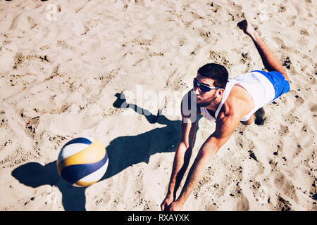 Joueur de volley-ball de plage Banque D'Images